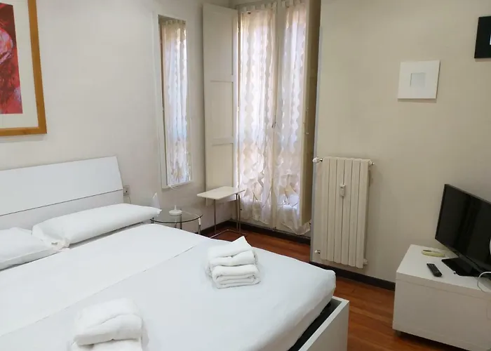 Magenta Gold - Centrale Ed Ideale Per Gruppi E Famiglie